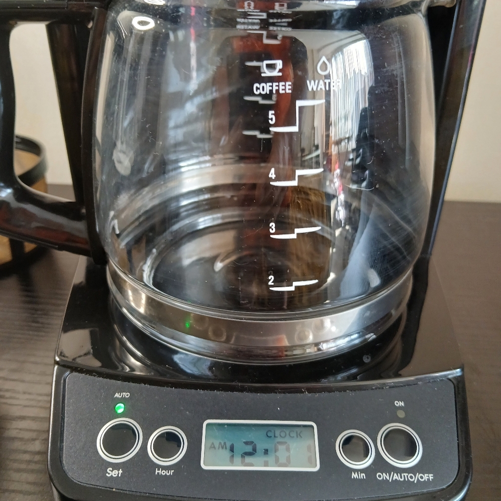 Jura Cypresso Coffee Maker model 426 in excellent condition.  Great for a apartm - Picture 2 of 12
